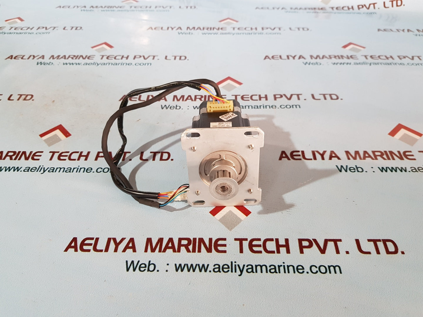 Sanyo Denki 103h7124-20xe42 bipolar hybrid stepping motor