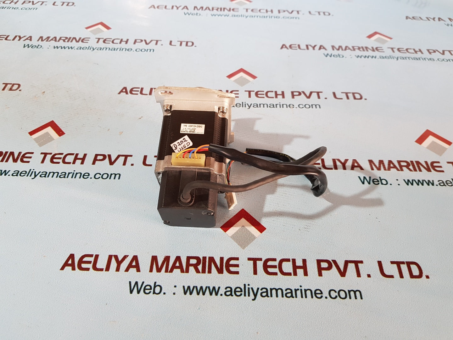 Sanyo Denki 103h7124-20xe42 bipolar hybrid stepping motor