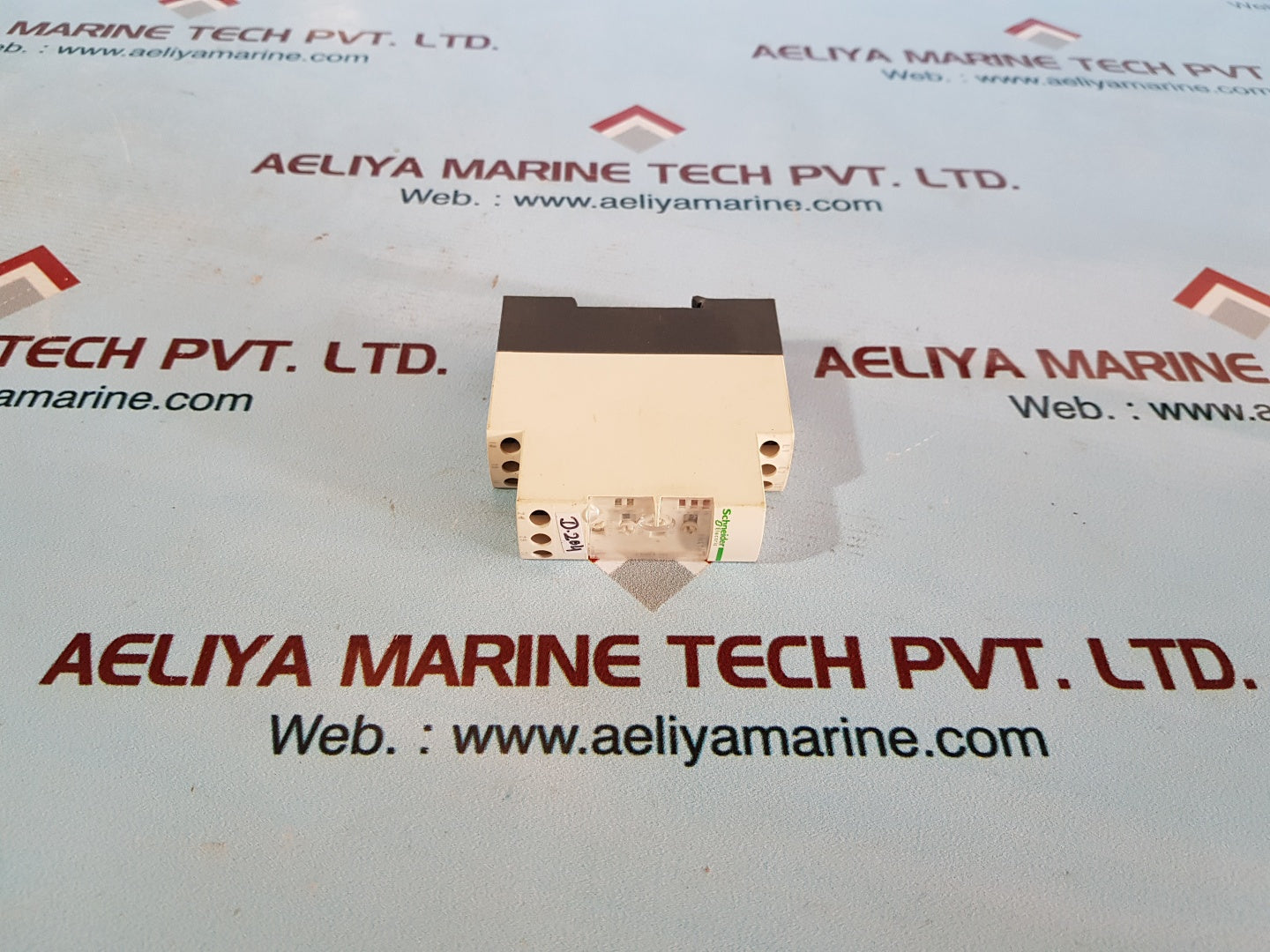 Schneider Telemecanique rm4tr32 relay