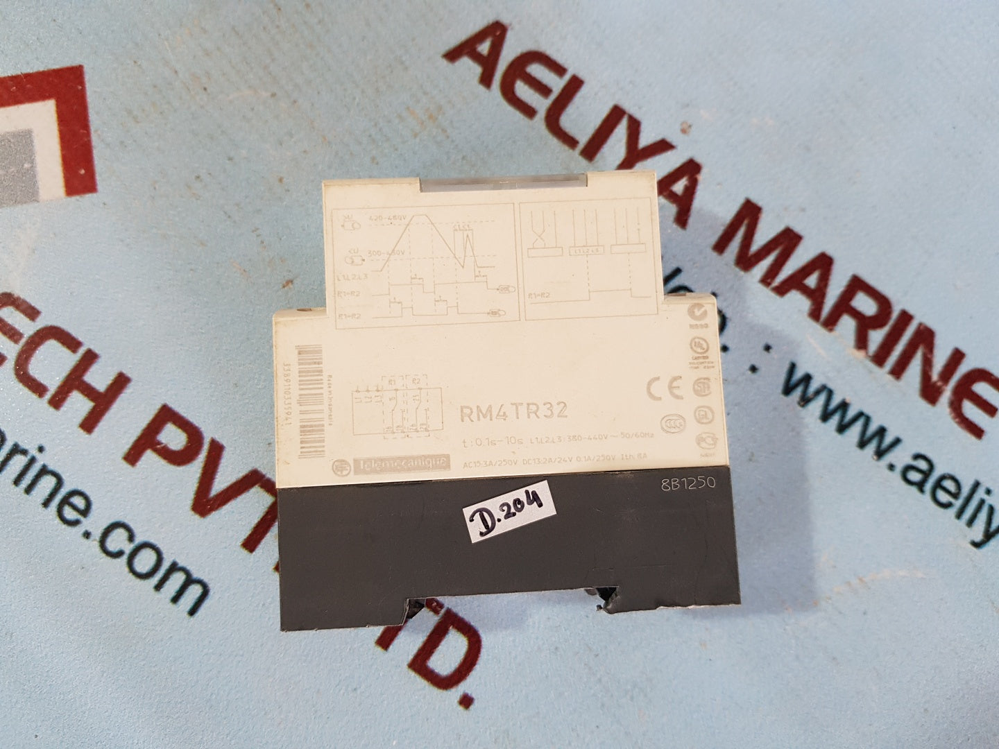 Schneider Telemecanique rm4tr32 relay