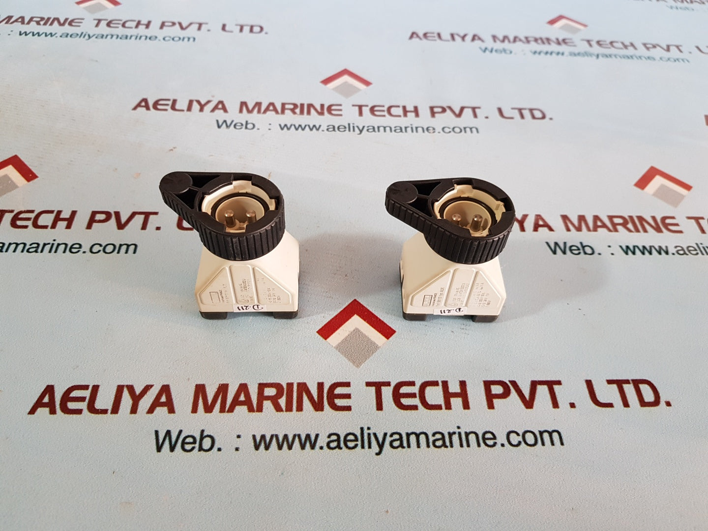 A.T.X. 98110 aux ac-15 250v 10a dc-13 24v 1a