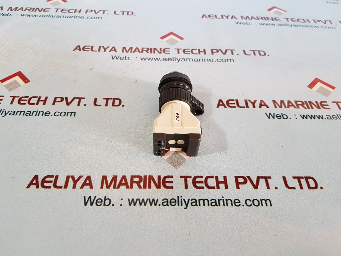 A.T.X 98212 type aux green lamp