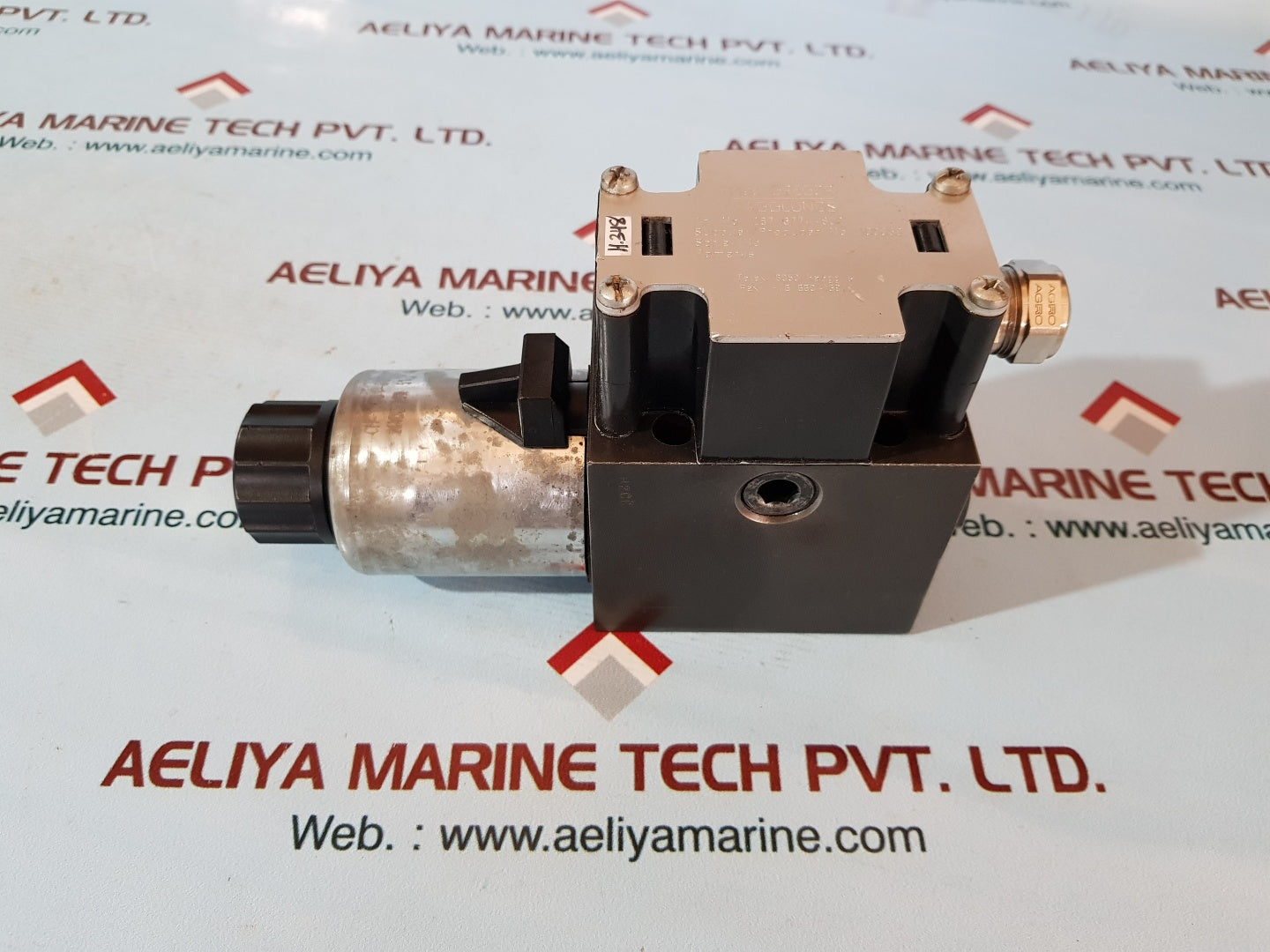 Macgregor hagglunds 287 3774-802 directional control valve