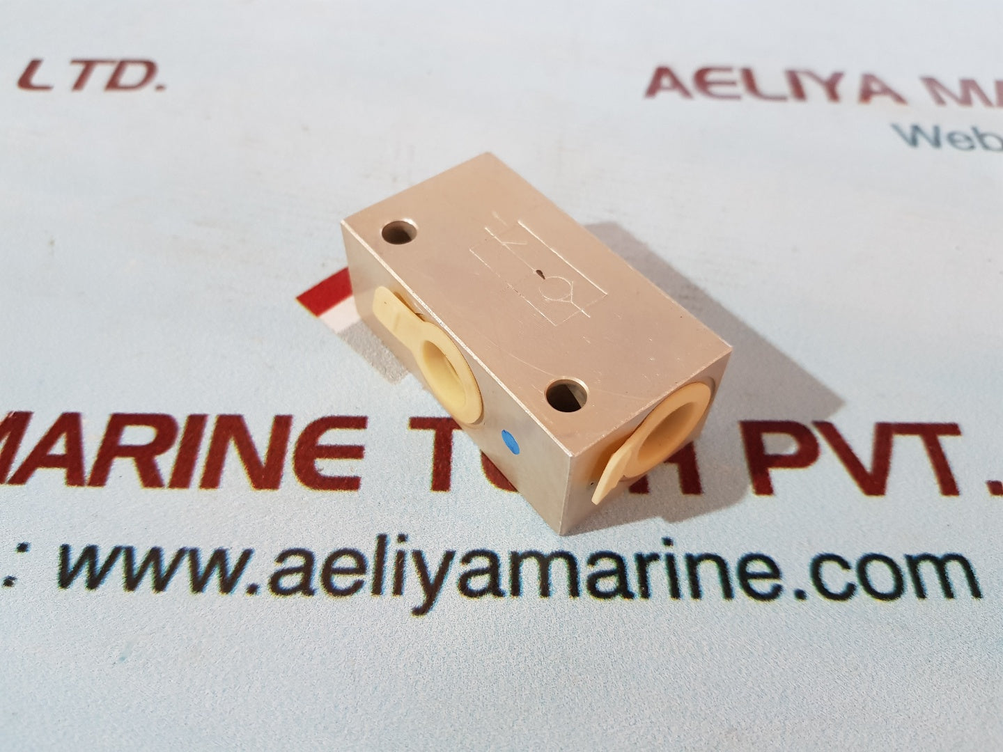 Nabtesco gdc-14m shuttle valve 73794501-01