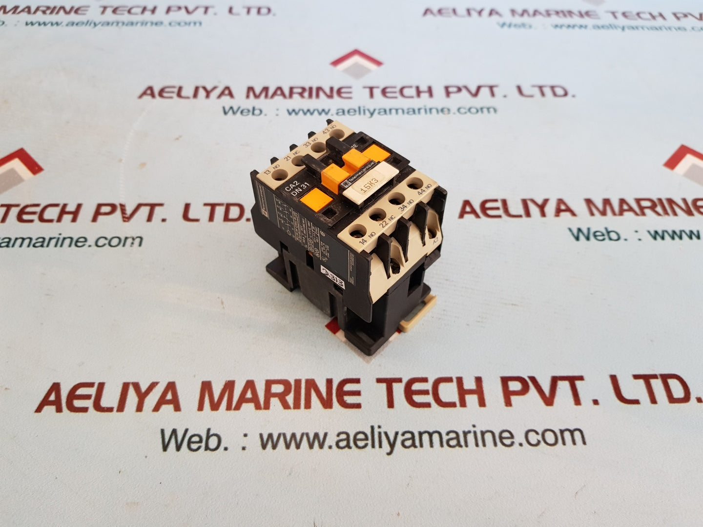 Telemecanique Ca2 Dn31 Control Relay 220V 50/60Hz