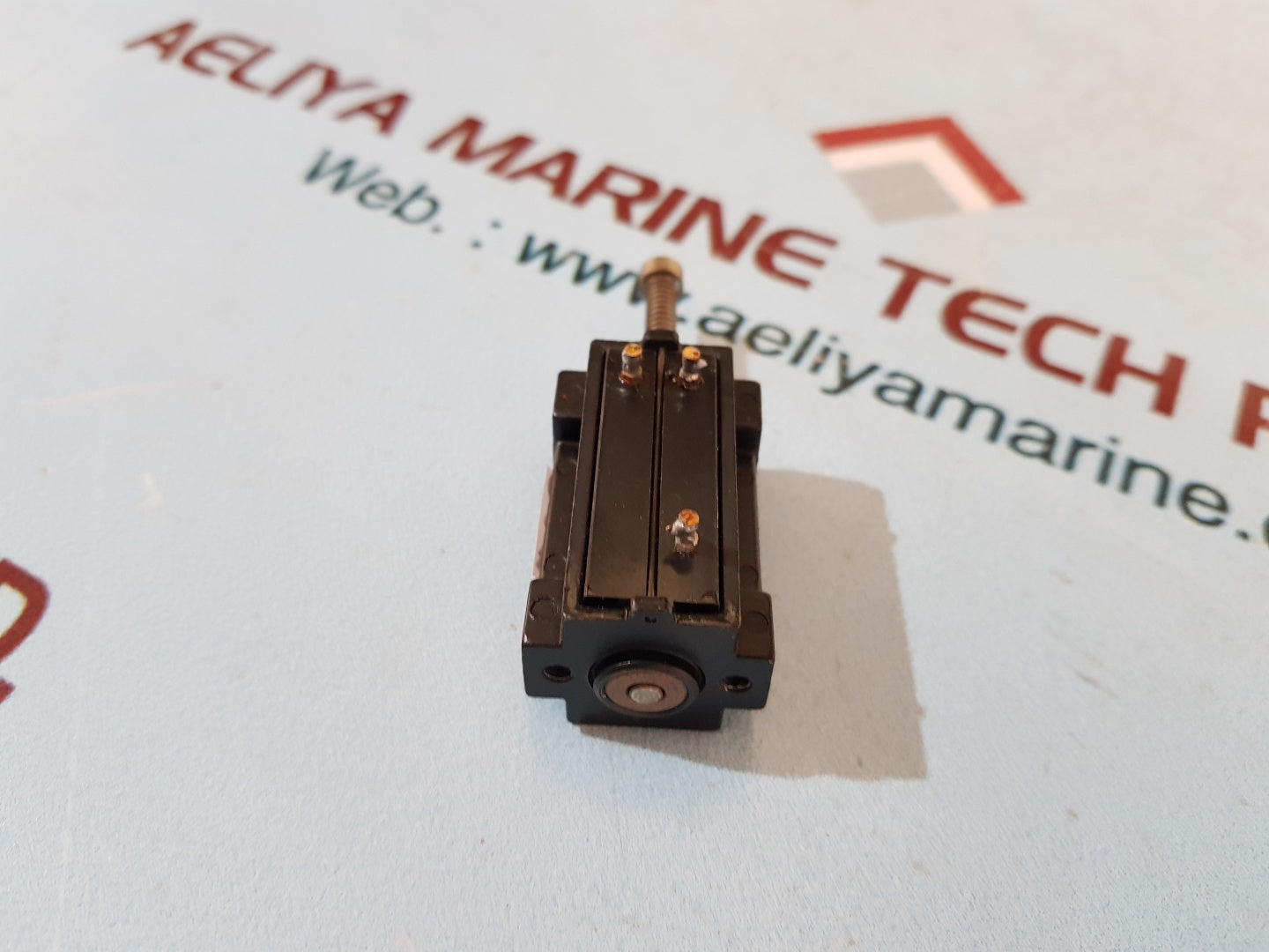 Midori precisions lp-10fb green pot potentiometer