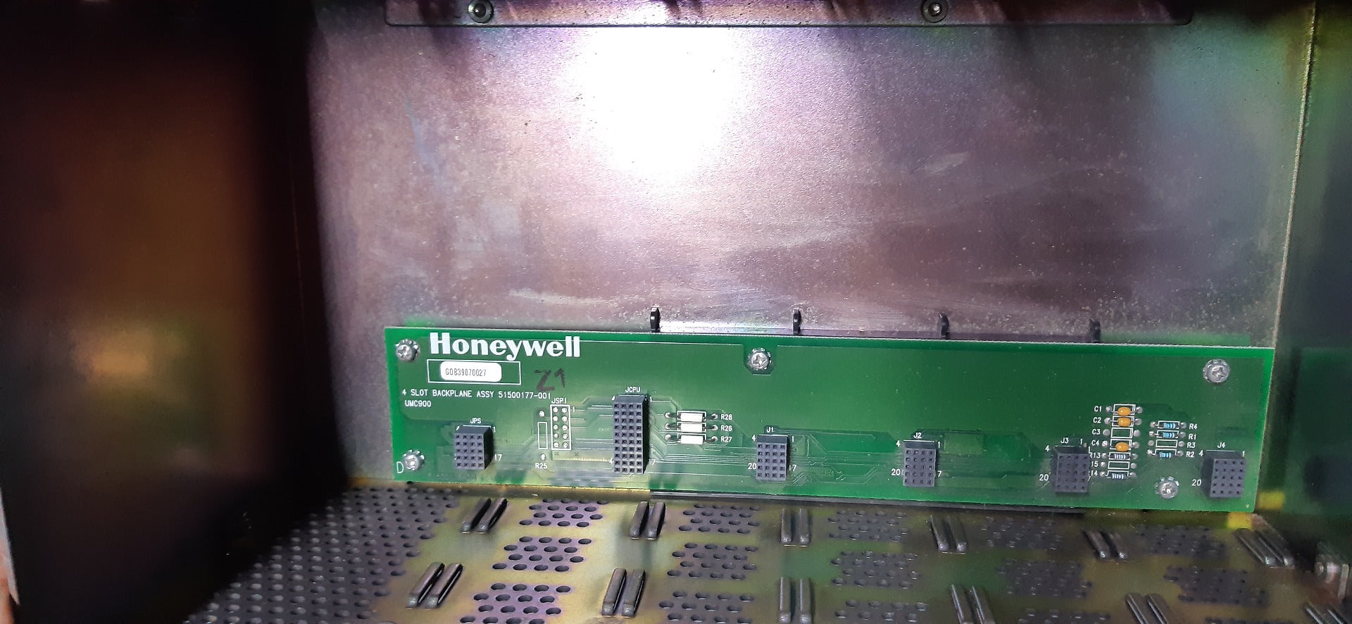 Honeywell hc900 controller 900r04-0001 4 i/o slot rack
