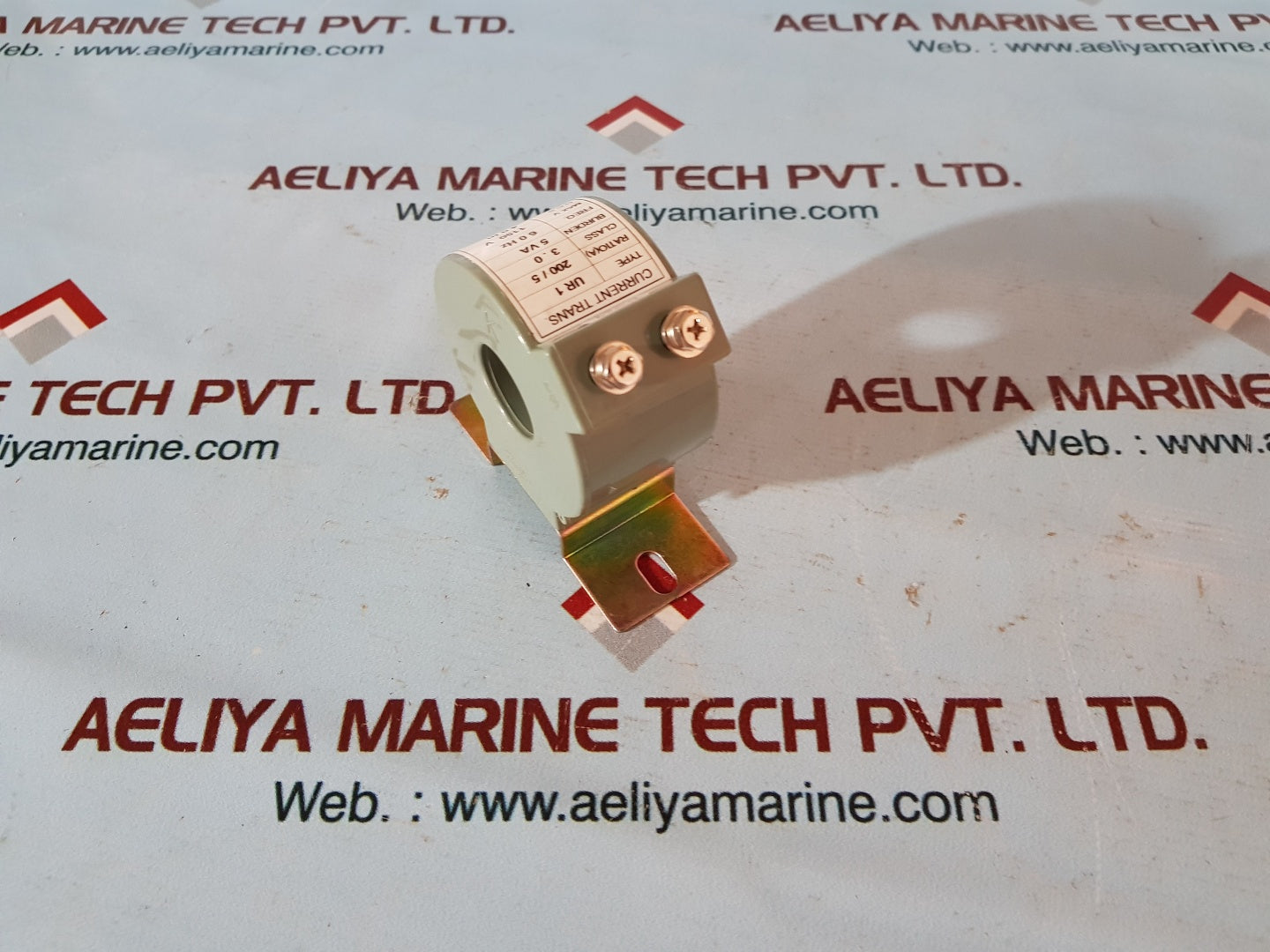 Kyongbo ur-1 current transformer 200/5 A