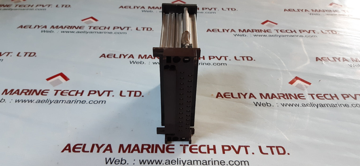 Honeywell r7420b1036 temperature controller