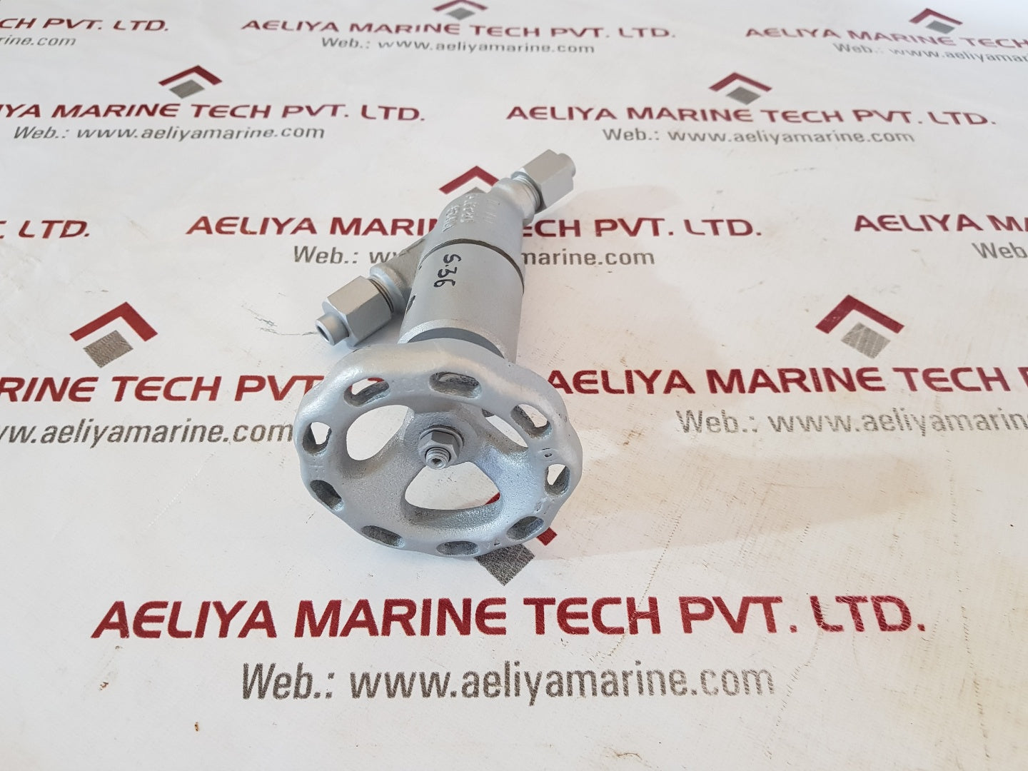 Pn320 45hm stop globe valve