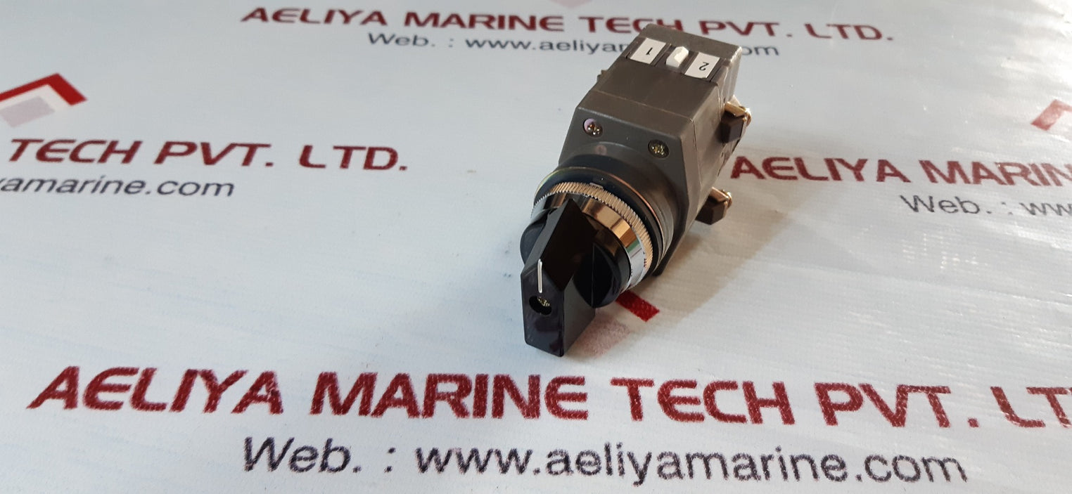 Idec izumi cs-10 camswitch camswitch 600v 10a