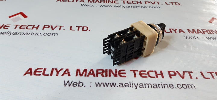 Fuji electric ah30-p1 command switch