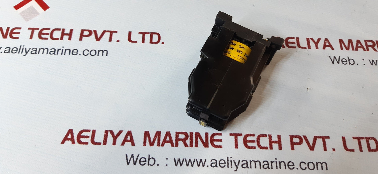 Fuji electric src50-2u/x (4a2b) auxiliary relay 200/200-220v 50/60hz coil