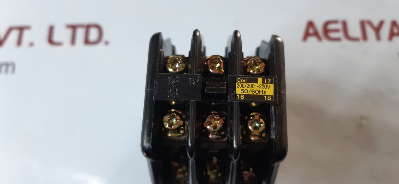 Fuji electric src50-2u/x (4a2b) auxiliary relay 200/200-220v 50/60hz coil