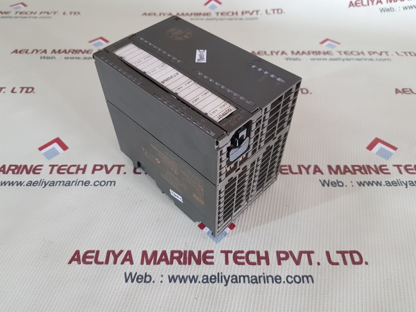 Siemens simatic s7 6es7 326-2bf01-0ab0 digital output module