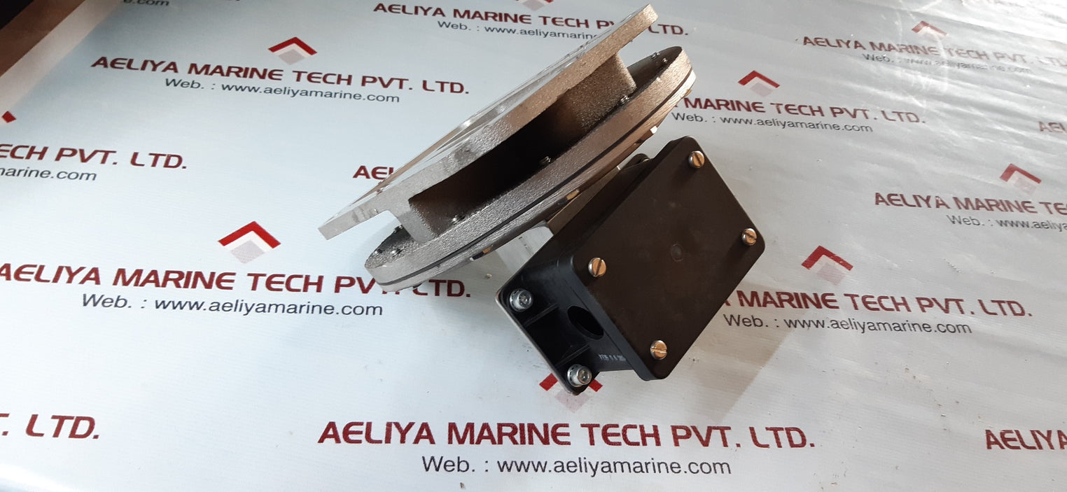 Crank case 8362040 crankcase pressure detector