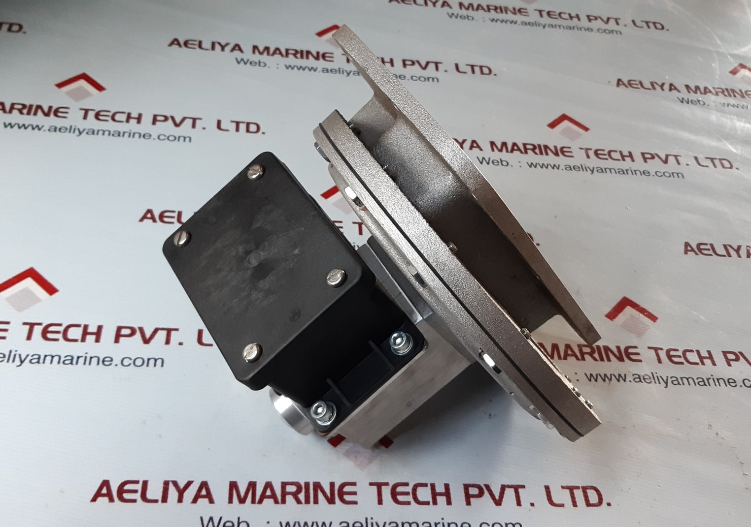 Crank case 8362040 crankcase pressure detector