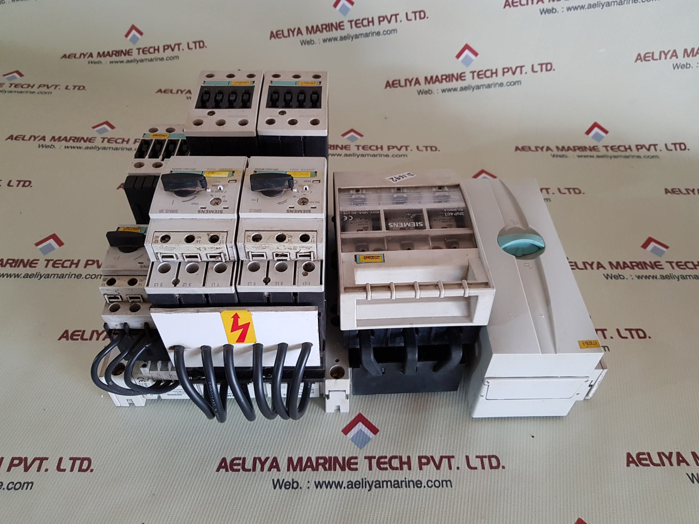 Siemens 3np 407 fuse switch disconnector