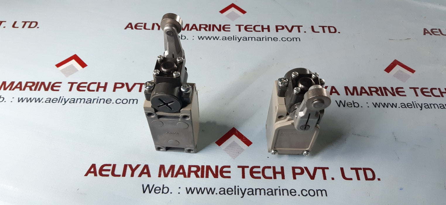 lot of 2x Omron wlca2-2n-q limit switch
