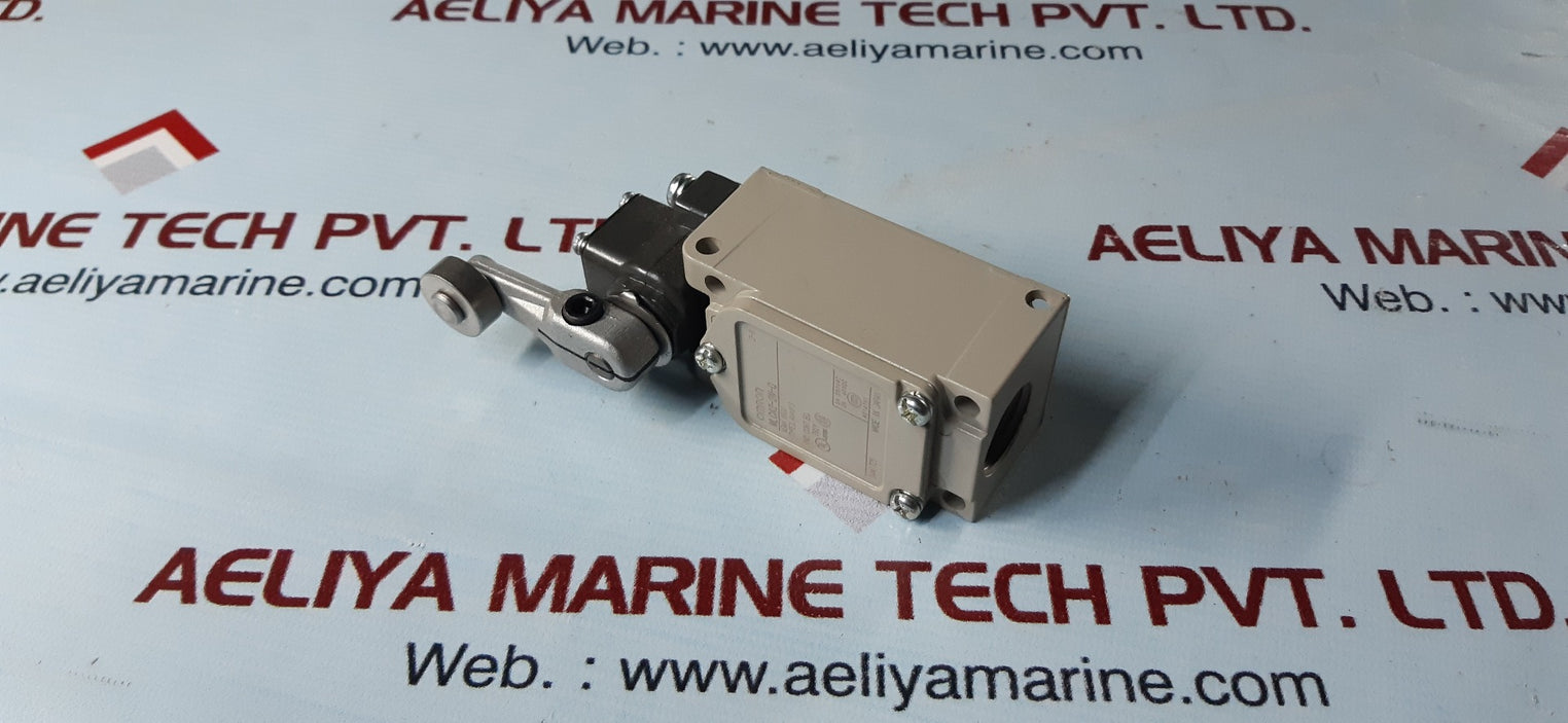 lot of 2x Omron wlca2-2n-q limit switch