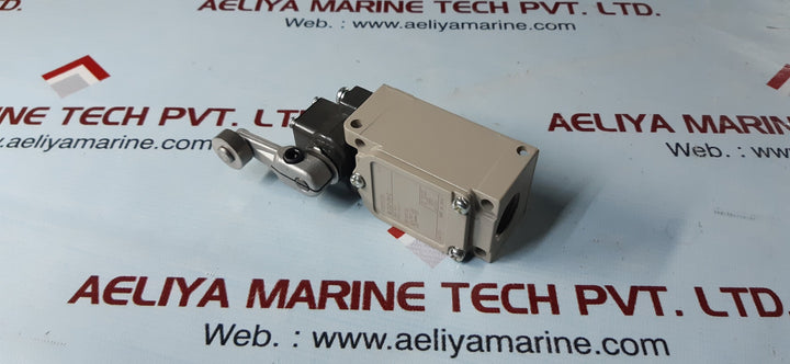 lot of 2x Omron wlca2-2n-q limit switch