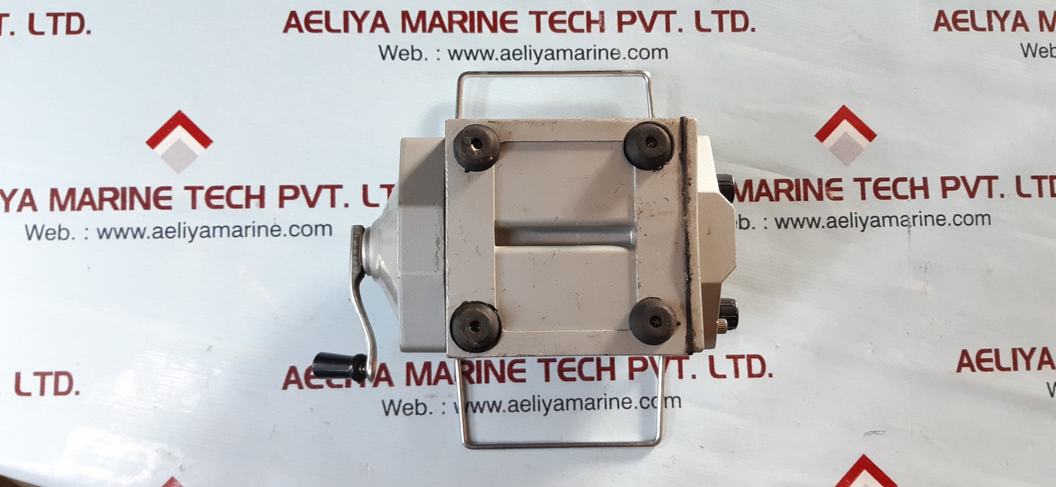 Hand crank insulation resistance meter tester megohmmeter zc25-3 500v