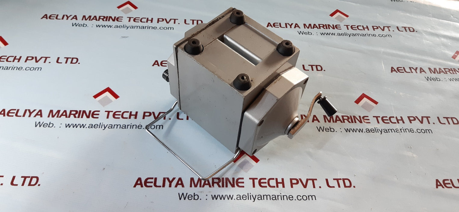 Hand crank insulation resistance meter tester megohmmeter zc25-3 500v