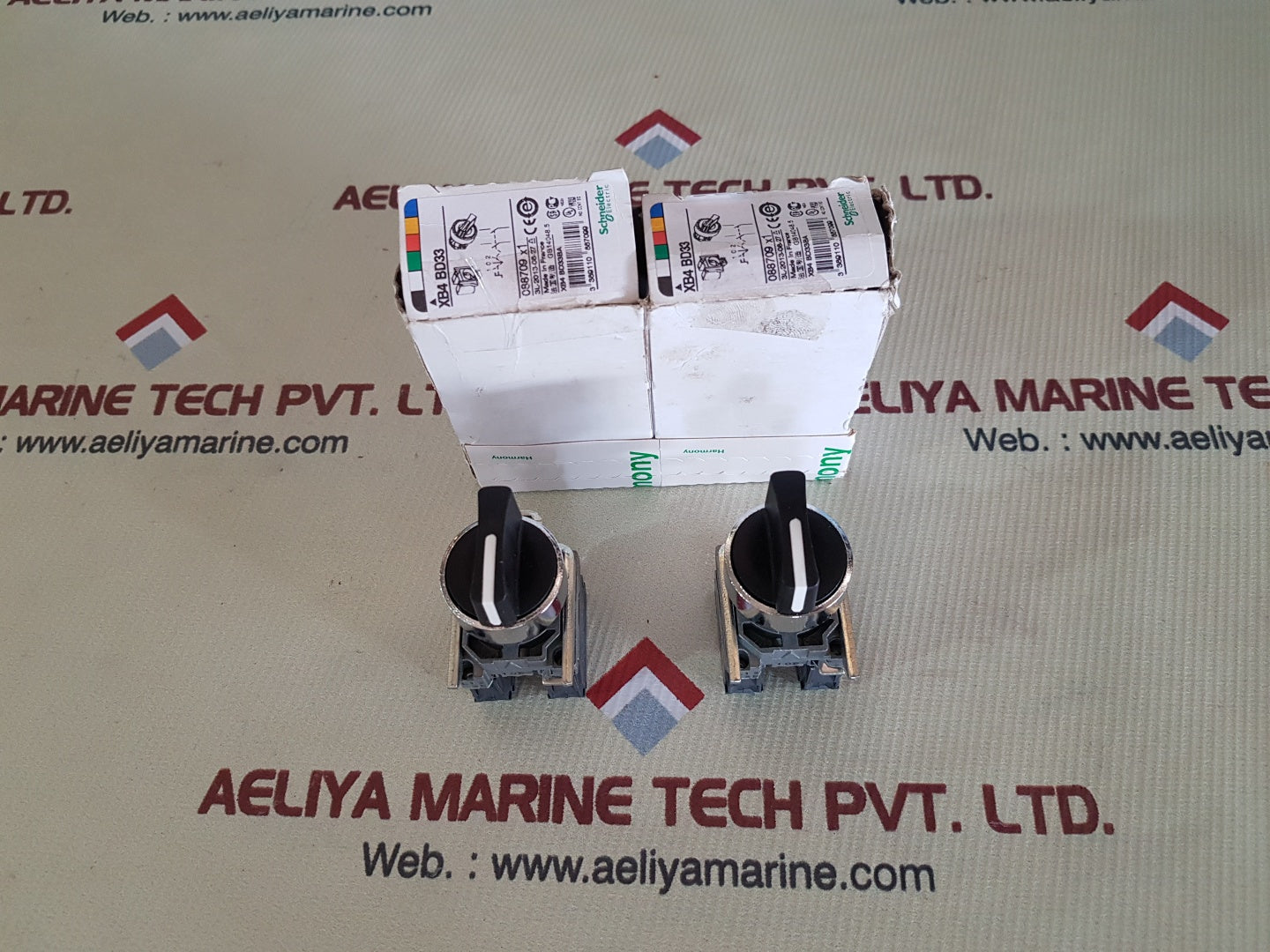 Lot of 4x Schneider xb4bd33 3-position selector switch