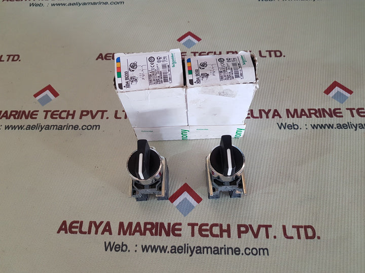 Lot of 4x Schneider xb4bd33 3-position selector switch