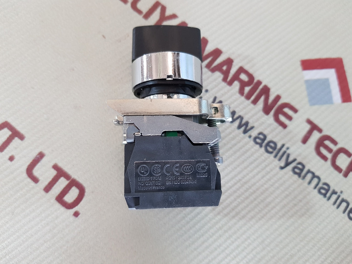 Lot of 4x Schneider xb4bd33 3-position selector switch