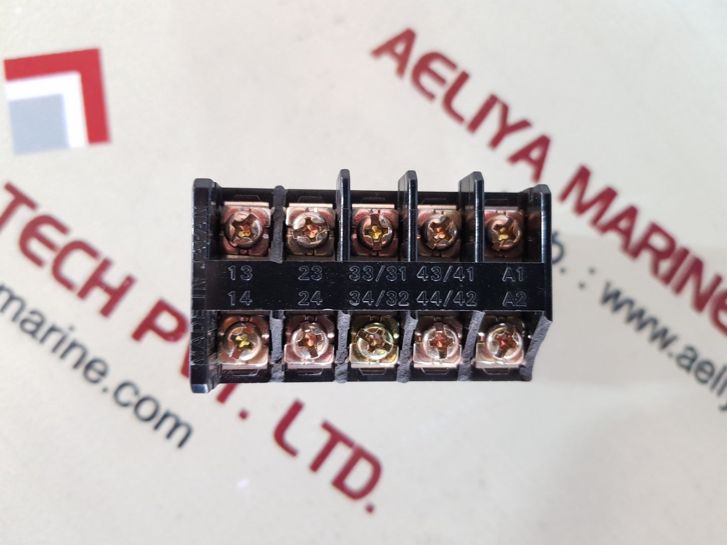 Omron G7J-2A2B-b Industrial Box Relay 24Vdc