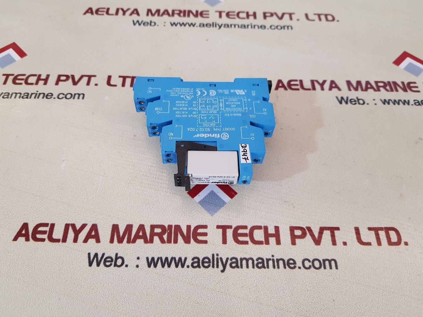 Finder 93.02.7.024 relay socket