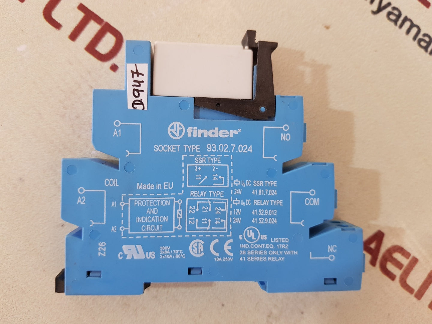 Finder 93.02.7.024 relay socket