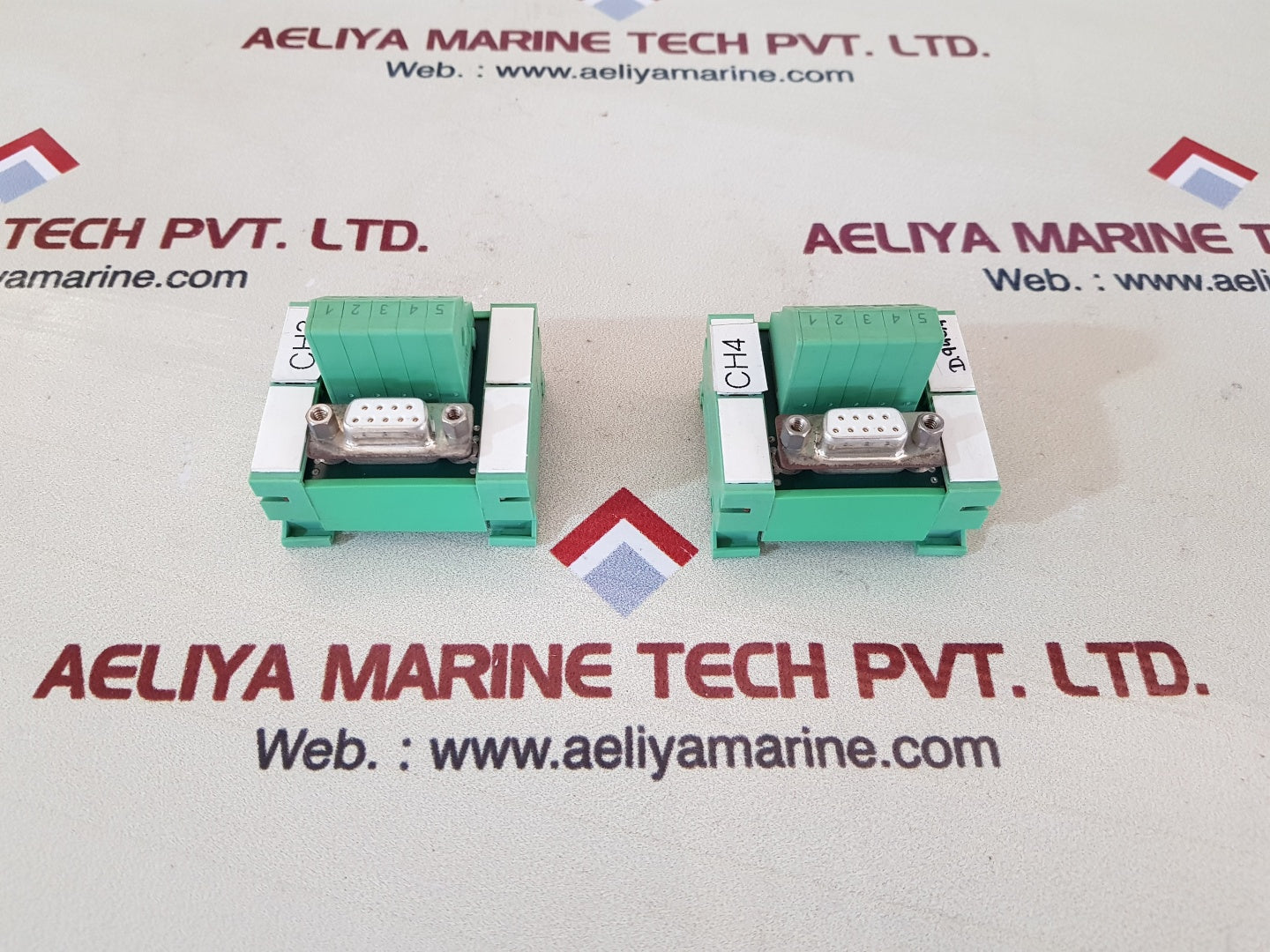 Phoenix contact um 45-d 9sub/b/zfkds interface module