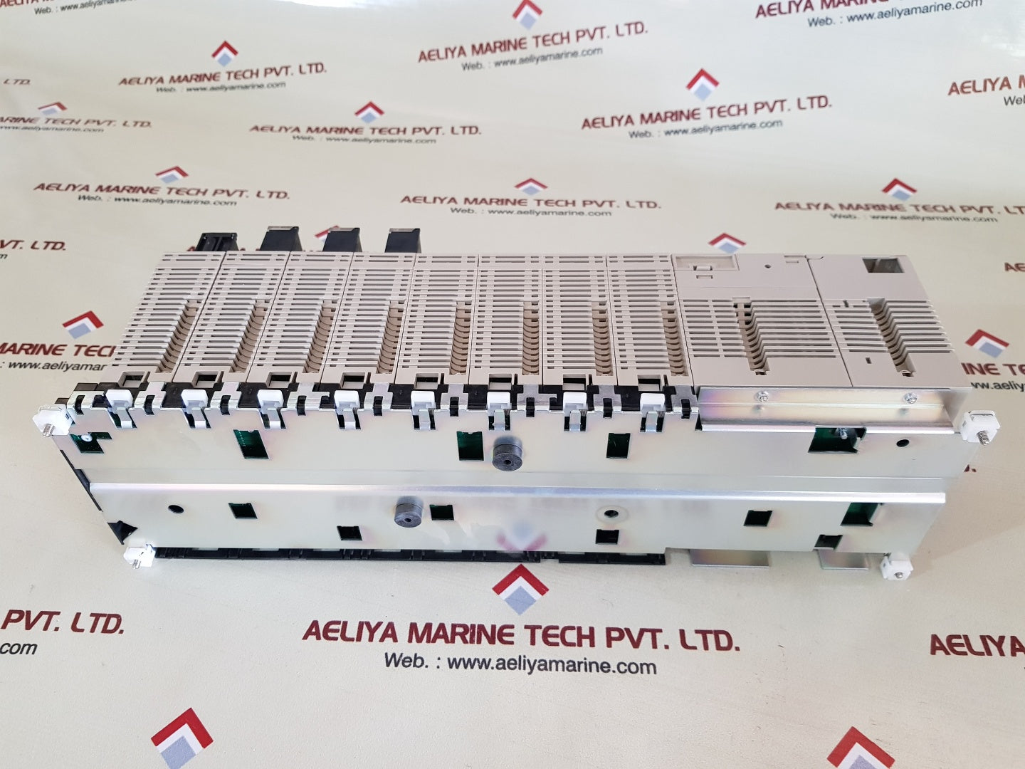 Omron cs1h-cpu64h/pa204/oc211/ad081-v1/da08c/id231 module