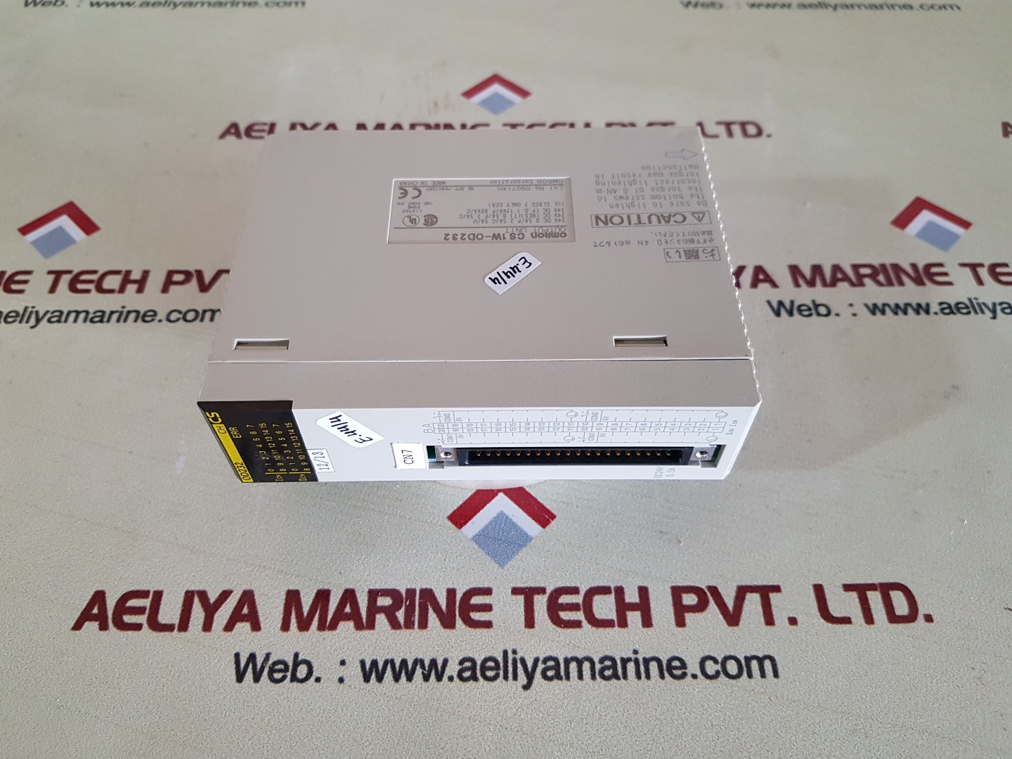 Omron cs1w-od232 output unit 24v dc 0.5a/p 2.5a/c 5a/u