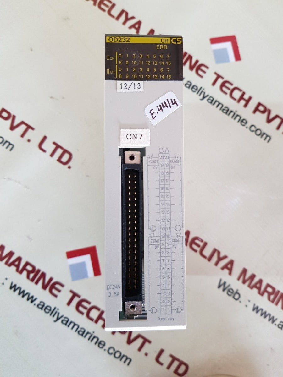 Omron cs1w-od232 output unit 24v dc 0.5a/p 2.5a/c 5a/u