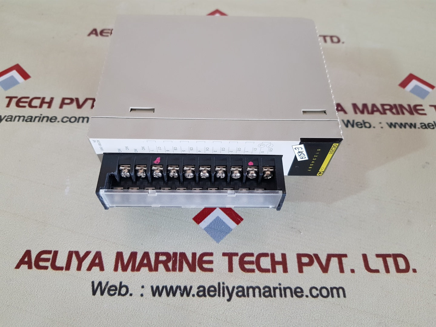 Omron cs1w-oc201 output unit