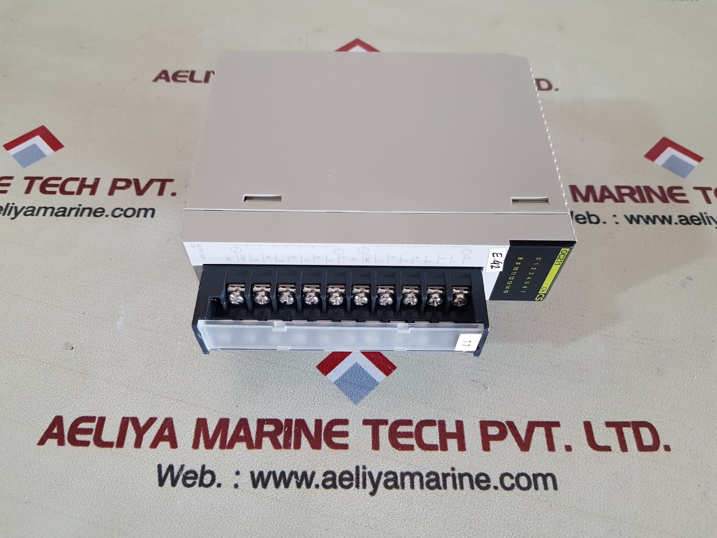 Omron cs1w-oc211 output unit