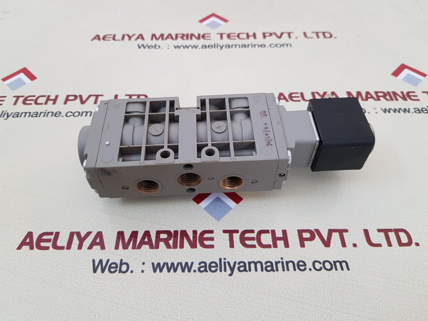 Bosch 0 820 023 040 solenoid valve 1 824 210 223