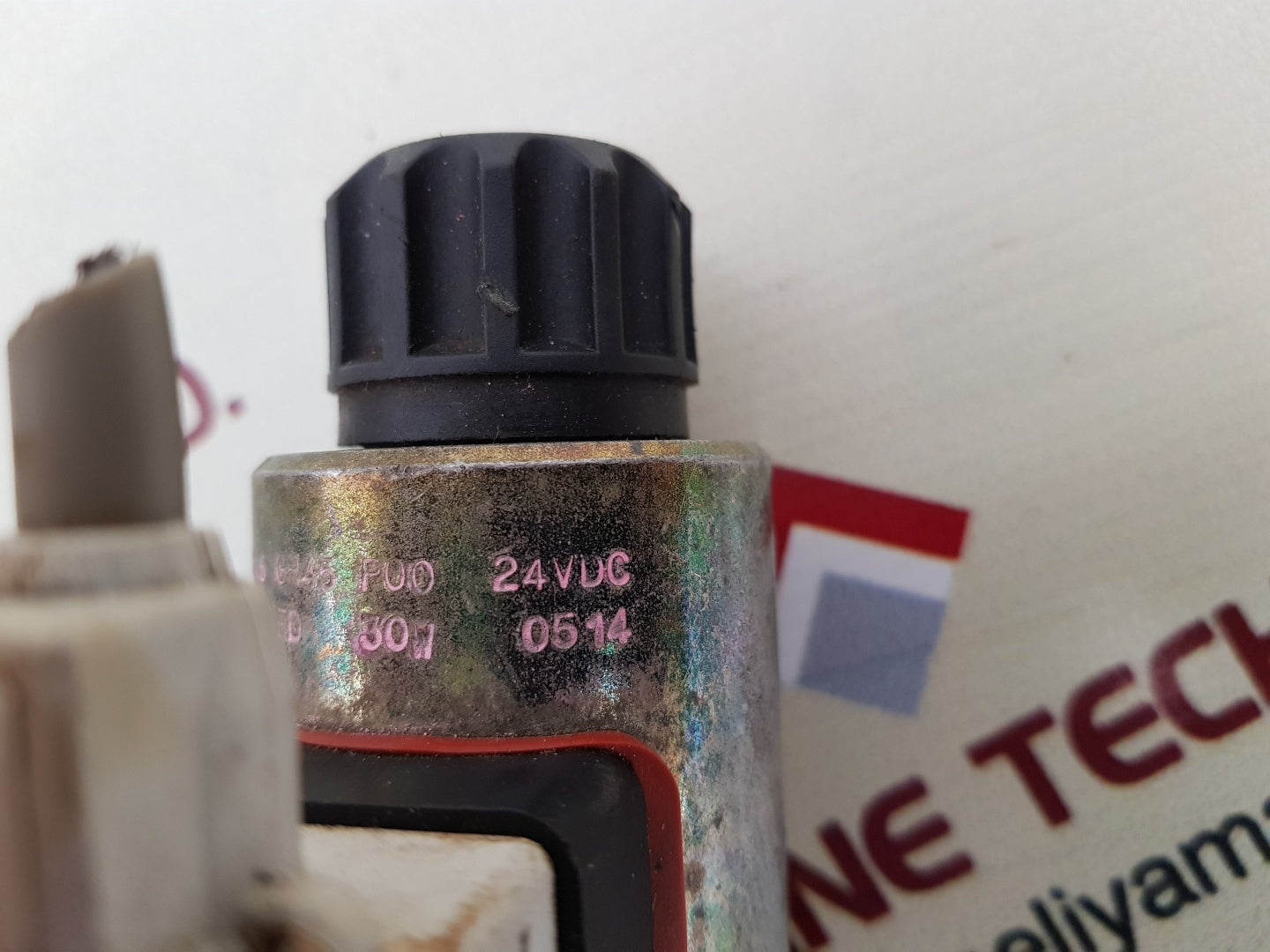 Parker d1vw20dnjw76 hydraulic directional control valve