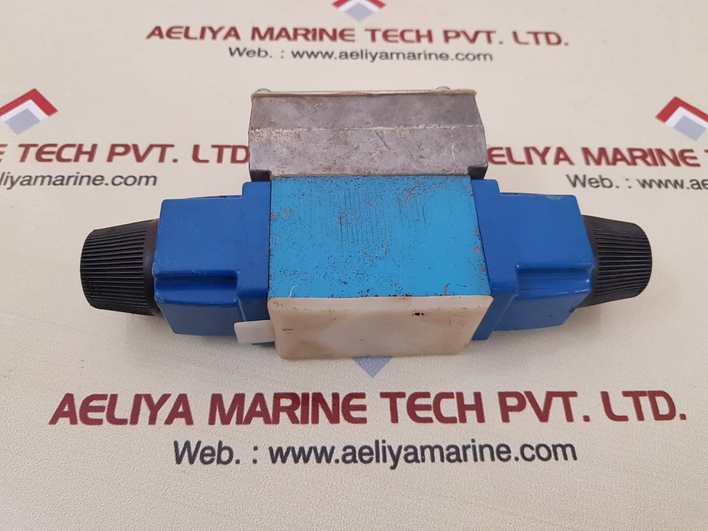 Vickers dg4v-3-2c-m-w-b-40-s324 directional control valve