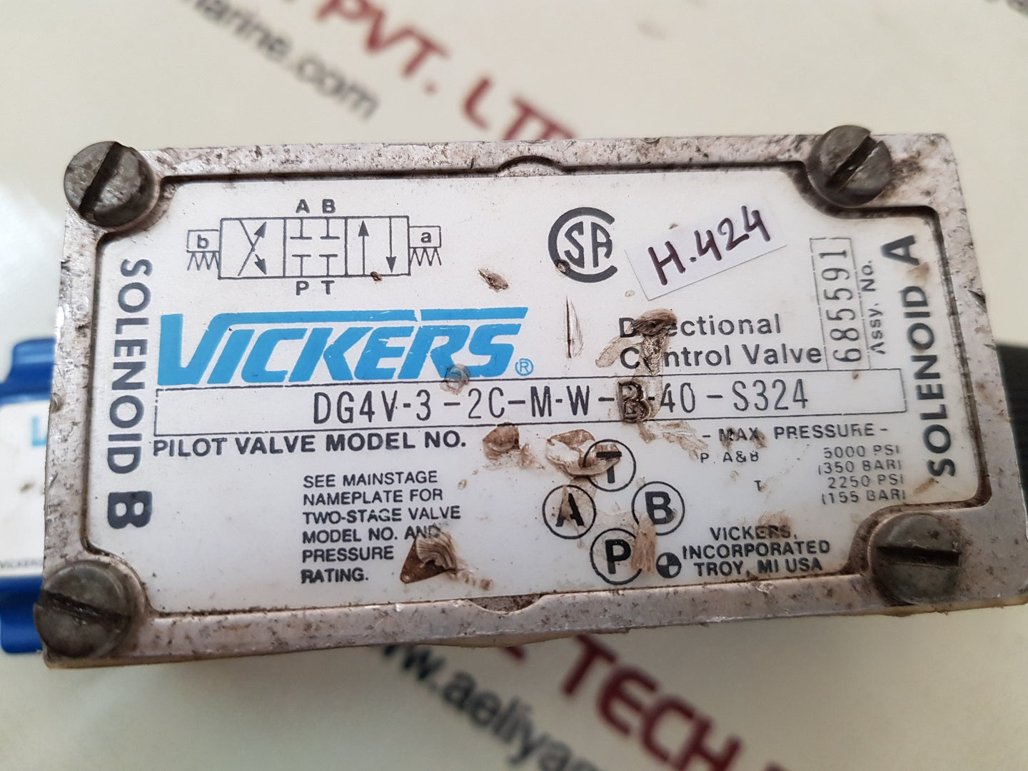 Vickers dg4v-3-2c-m-w-b-40-s324 directional control valve