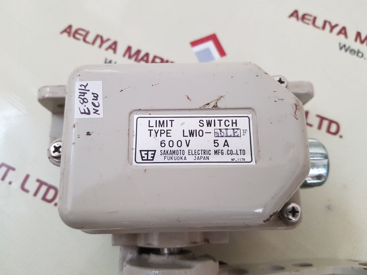Sakamoto lwio-ablef limit switch