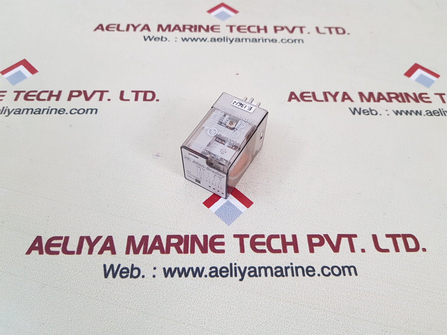 Allen-bradley 700-ha33A1 Tube Base Relay 120V 50-60Hz