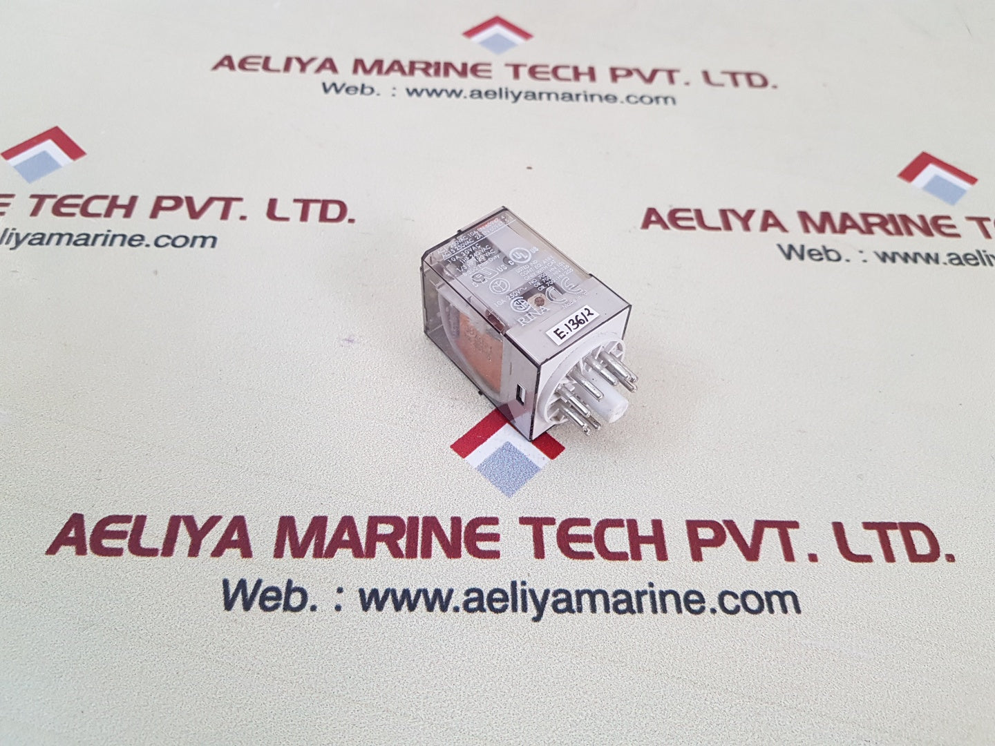 Allen-bradley 700-ha33A1 Tube Base Relay 120V 50-60Hz