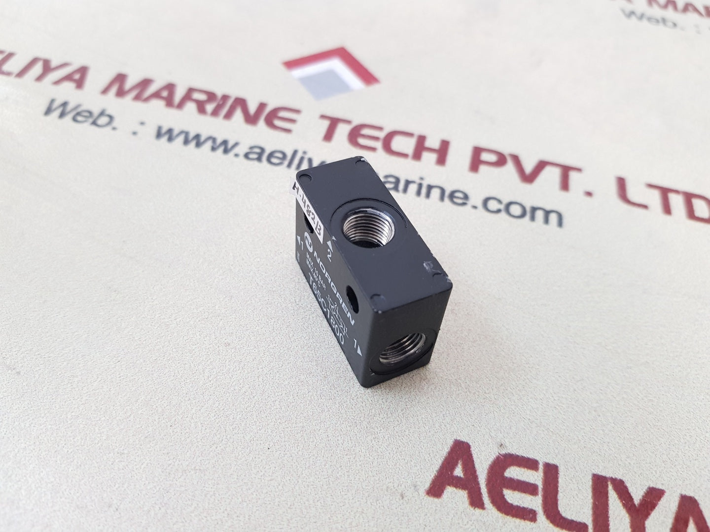 Norgren t65c1800 shuttle valve