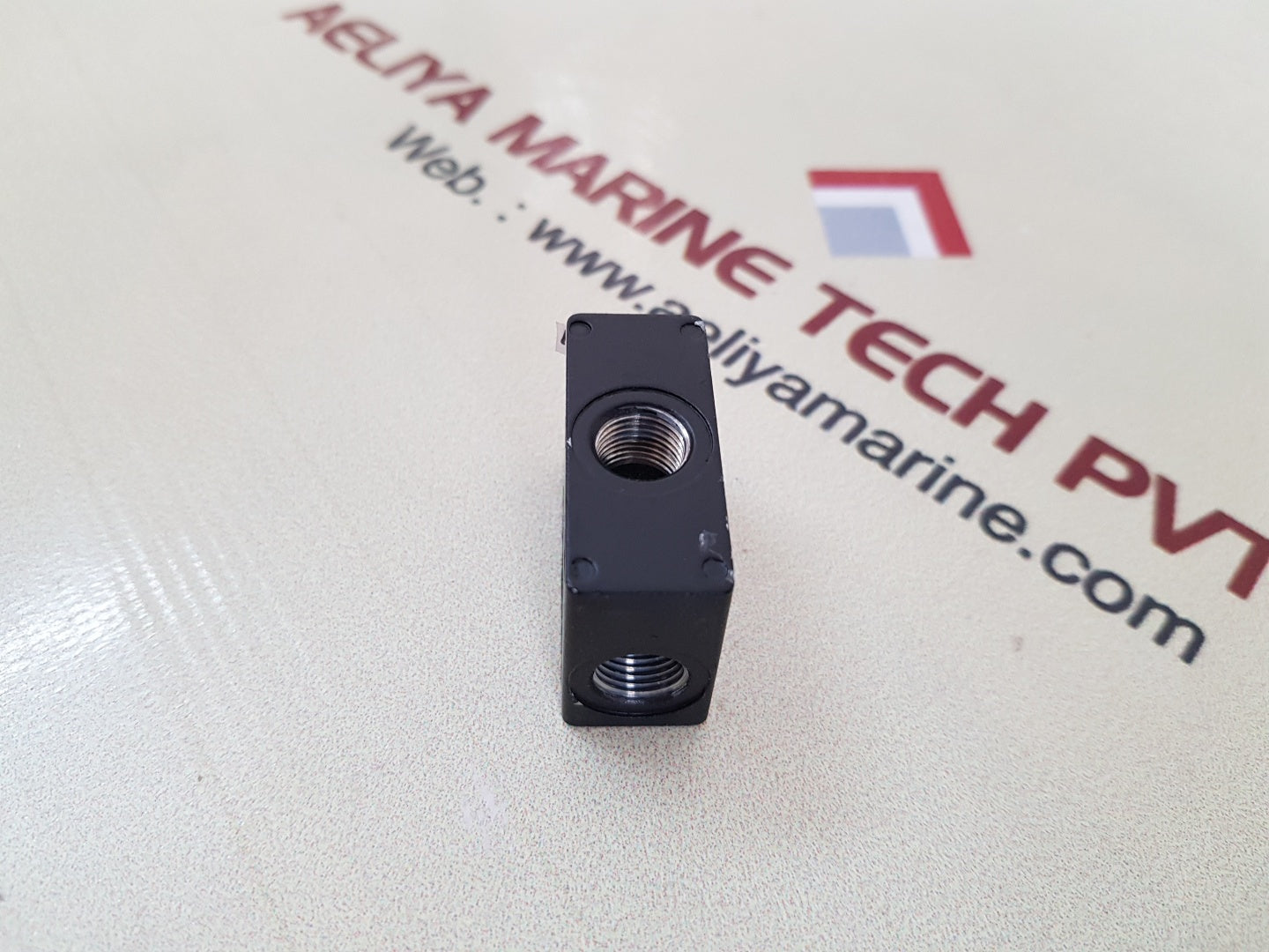 Norgren t65c1800 shuttle valve