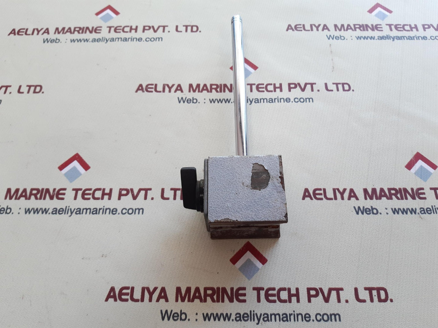 Mitutoyo 7011s-10 magnetic stand for dial indicator