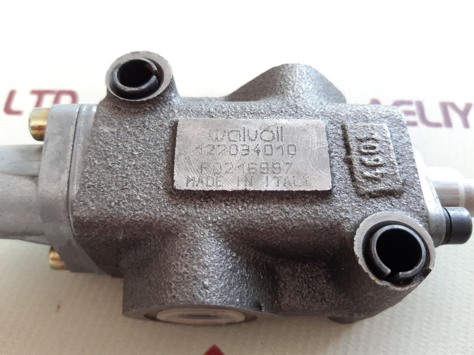 Walvoil 122034010 hydraulic valve